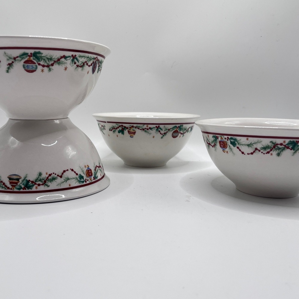 Farberware Holiday Treats 2125 Christmas Cereal Soup Bowls Set of 4 Ceramic - Picture 4 of 4